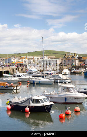 Baie ouest Dorset - voiliers amarrés dans le port, la baie Ouest Dorset UK Banque D'Images