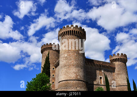 Ancienne forteresse médiévale et renaissance Rocca Pia, dans le centre de Tivoli, près de Rome Banque D'Images