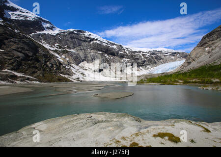 Nigardsbreen glacier dans le parc national de Jostedalsbreen près du village de Gaupne dans la vallée de Jostedalen, lustre, comté de Sogn og Fjordane, Norvège Banque D'Images