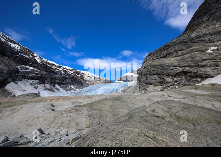 Nigardsbreen glacier dans le parc national de Jostedalsbreen près du village de Gaupne dans la vallée de Jostedalen, lustre, comté de Sogn og Fjordane, Norvège Banque D'Images