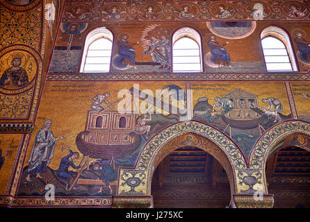 Mur sud mosaïques représentant l'histoire de Noé dans bibliacl Norman-Byzantine la cathédrale médiévale de Monreale, province de Palerme, Sicile, Italie. Banque D'Images