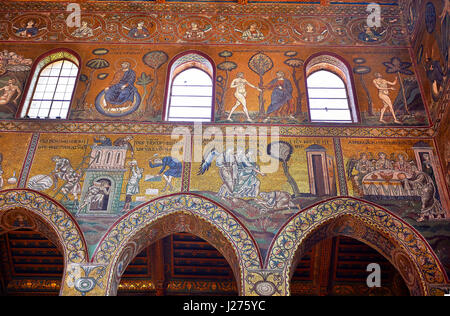 Mur sud mosaïques représentant l'histoire de Noé dans bibliacl Norman-Byzantine la cathédrale médiévale de Monreale, province de Palerme, Sicile, Italie. Banque D'Images