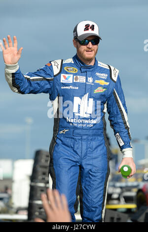 Homestead, Floride, USA. 22 Nov, 2017. Dale Earnhardt Jr. lors de l'introduction du pilote avant le début de la NASCAR Sprint Cup Series EcoBoost Ford 400 à Homestead-Miami Speedway le 22 novembre 2015 à Homestead, Floride. Credit : Mpi04/media/Alamy Punch Live News Banque D'Images