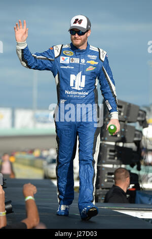 Homestead, Floride, USA. 22 Nov, 2017. Dale Earnhardt Jr. lors de l'introduction du pilote avant le début de la NASCAR Sprint Cup Series EcoBoost Ford 400 à Homestead-Miami Speedway le 22 novembre 2015 à Homestead, Floride. Credit : Mpi04/media/Alamy Punch Live News Banque D'Images