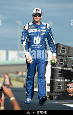 Homestead, Floride, USA. 22 Nov, 2017. Dale Earnhardt Jr. lors de l'introduction du pilote avant le début de la NASCAR Sprint Cup Series EcoBoost Ford 400 à Homestead-Miami Speedway le 22 novembre 2015 à Homestead, Floride. Credit : Mpi04/media/Alamy Punch Live News Banque D'Images