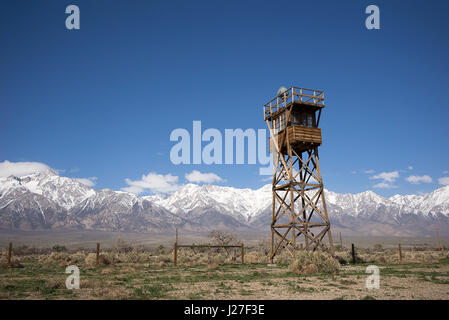 Lone Pine, CA, USA. Mar 31, 2017. L'un des tours de garde à l'Manzanar National Historic Site le jeudi 30 mars 2017 dans la région de Lone Pine, CA.Copyright © 2017 Paul Kitagaki Jr. Crédit : Paul Kitagaki Jr./ZUMA/Alamy Fil Live News Banque D'Images