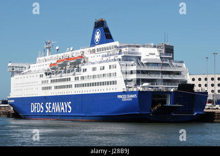 PRINCESS SEAWAYS à Ijmuiden. Exploité et administré par le danois DFDS Seaways ce cruiseferry relie Liverpool à IJmuiden. Banque D'Images