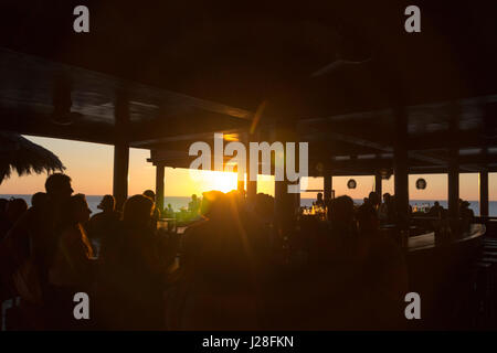 De la Jamaïque, Negril, Coucher du soleil à Rick's Cafe Banque D'Images