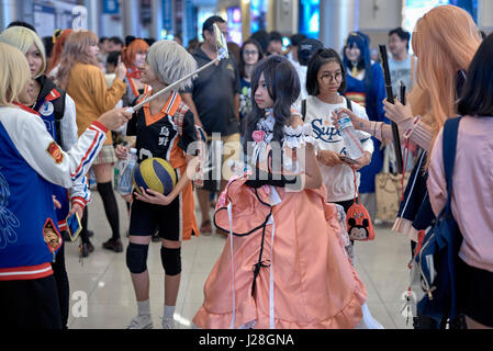 Cosplay fille vêtue de Little Bo Peep Comic Con, Bangkok, Thaïlande, 2017 Banque D'Images