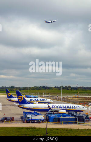 Ryanair Beoing 737 aéronefs à l'aéroport de Stansted Banque D'Images