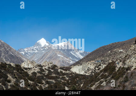 Le Népal, Région de l'Ouest, Tanki Manang, sur le circuit de l'Annapurna - Jour 7 - de Braga à Yak Kharka - Paysage de montagne Banque D'Images