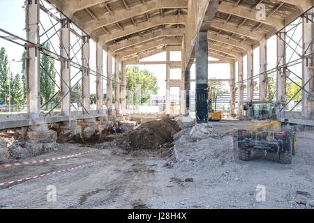 Wien, Arsenal, Abbrucharbeiten an der sogenannten Panzerhalle Banque D'Images