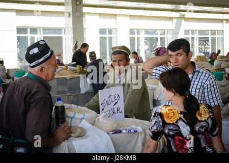 L'Ouzbékistan, Samarkand province, Samarkand, sur le marché Banque D'Images