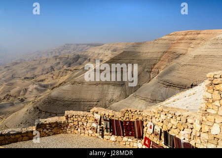 Jordanie, Amman Gouvernement, Um Al-Rasas, le sous-district de Wadi Mujib (Wadi Mudjib) est une gorge dans la région montagneuse de la Jordanie à l'est de la Mer Morte Banque D'Images