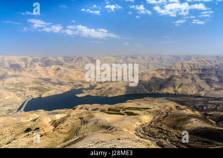 Jordanie, Amman Gouvernement, Um Al-Rasas, le sous-district de Wadi Mujib (Wadi Mudjib) est une gorge dans la région montagneuse de la Jordanie à l'est de la Mer Morte Banque D'Images