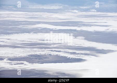 Vue aérienne du sel à Badwater Basin dans Death Valley en Californie de l'est l'un des meilleurs endroits sur terre et le point le plus bas de l'altitude je Banque D'Images