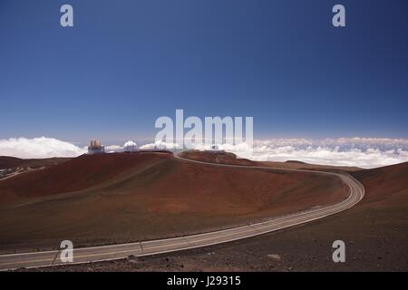 Observatoires dans le Mauna Kea, un volcan dormant sur l'île d'Hawaii. L'article 4 207 m au-dessus du niveau de la mer, son sommet est le point le plus élevé dans la st Banque D'Images