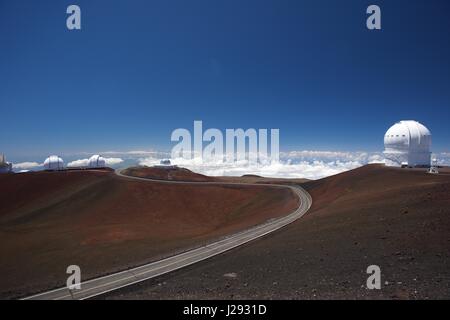 Observatoires dans le Mauna Kea, un volcan dormant sur l'île d'Hawaii. L'article 4 207 m au-dessus du niveau de la mer, son sommet est le point le plus élevé dans la st Banque D'Images