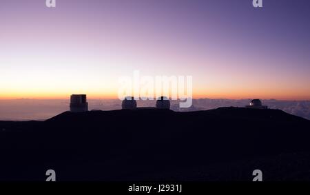 Observatoires dans le Mauna Kea, un volcan dormant sur l'île d'Hawaii. L'article 4 207 m au-dessus du niveau de la mer, son sommet est le point le plus élevé dans la st Banque D'Images