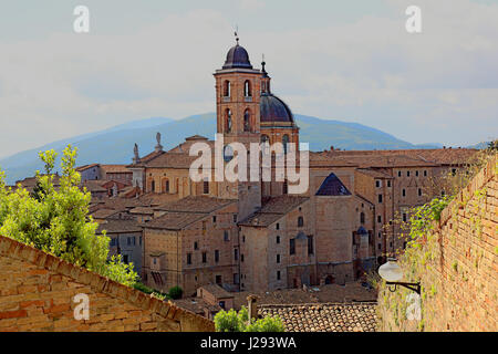 La Cathédrale, le Duomo di Urbino, Cathédrale Metropolitana di Santa Maria Assunta, Urbino Duomo, Marches, Italie Banque D'Images