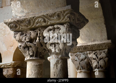 Colonnes du cloître de Santo Domingo de Silos Banque D'Images