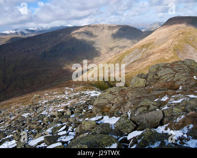 Vue du sommet de mauvais à Bell d'Froswick & Crag Thornthwaite. Stony Cove Pike / Caudale Moor visibles à travers la bouche, Threshthwaite Kentmere Fells, Cumbria Banque D'Images