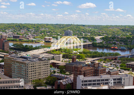 Image de Daniel Carter Beard Bridge, alias le Big Mac Bridge. Situé à Cincinnati, Ohio. Banque D'Images