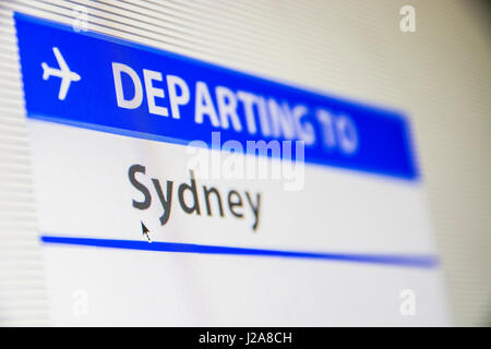 Écran d'ordinateur, close-up de l'état de vol au départ de Sydney, Australie Banque D'Images