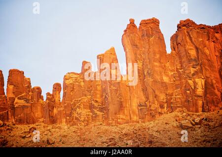 HHll appelé 'Jack' Bridger dans Indian Creek, près de Canyonlands, Utah, USA. Banque D'Images