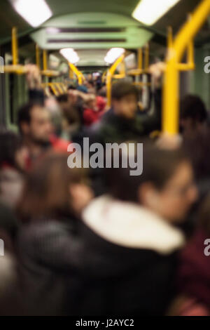 Les personnes voyageant dans le tram Banque D'Images