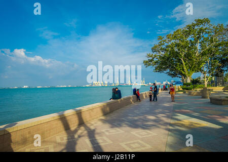 George Town, Malaisie - 10 mars 2017 : Très belle vue panoramique sur les sections locales de la pêche dans l'esplanade à George Town, deuxième plus grande ville de Malaisie. Banque D'Images