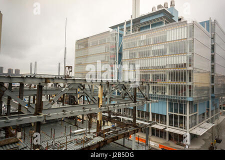 Columbia University's Jerome L. Green Science Center à Manhattan Valley à New York le samedi 22 avril 2017. (© Richard B. Levine) Banque D'Images