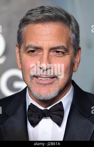 George Clooney participant à la perdus dans l'espace événement pour célébrer le 60e anniversaire de l'Omega Speedmaster a tenu dans la Turbine Hall, Tate Modern, 25 Sumner Street, Bankside, Londres. ASSOCIATION DE PRESSE Photo. Photo date : mercredi 26 avril 2017. Crédit photo doit se lire : Ian West/PA Wire Banque D'Images