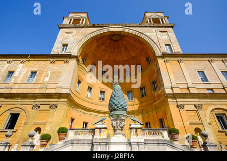 Cité du Vatican, ROME, ITALIE - Circa 24 mars, 2014 - La loge dans la cour du Belvédère dans les Musées du Vatican. Banque D'Images