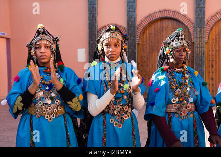 Femmes Berbères du Maroc Femmes berbères du Maroc - Musée Yves Saint Laurent Paris