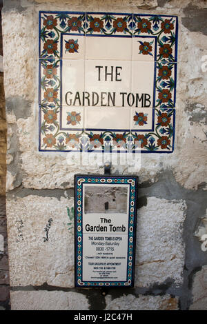 Carreau décoratif des marqueurs dans le Garden Tomb, Jérusalem, Israël. Banque D'Images