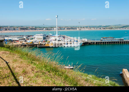 Les 1300m de long plaisir Weymouth et commercial embarcadère d'où partent les ferries pour la France et les îles de la Manche voile Banque D'Images