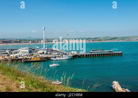 Les 1300m de long plaisir Weymouth et commercial embarcadère d'où partent les ferries pour la France et les îles de la Manche voile Banque D'Images