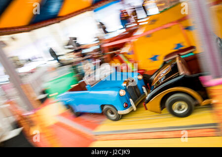 Carrousel avec Toy Cars Banque D'Images