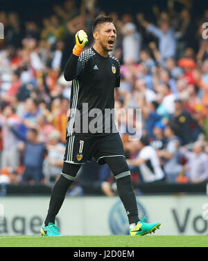 Valencia, Espagne, 22 de octubre de 2016. Partido correspondiente a la jornada 9 de la Liga disputado en Mestalla entre Valence CF et le FC Barcelone. Diego Alves celebra el gol del Valencia. (Photo : Maria Jose Segovia / Cordon Presse) Banque D'Images