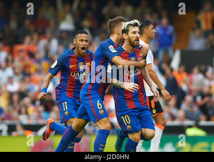 Valencia, Espagne, 22 de octubre de 2016. Partido correspondiente a la jornada 9 de la Liga disputado en Mestalla entre Valence CF et le FC Barcelone. Leo Messi celebra el gol que da la victoria al FC Barcelone. (Photo : Maria Jose Segovia / Cordon Presse) Banque D'Images