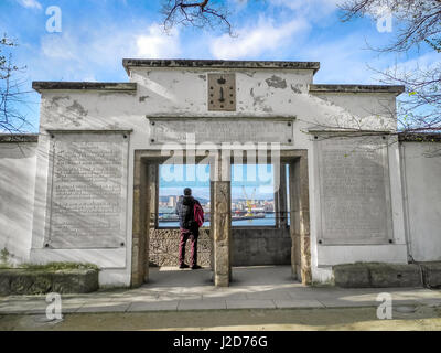 LA CORUNA, ESPAGNE - 27 mars 2017 : Le Mémorial de Le Lieutenant-général Sir John Moore - Le Général britannique (1761-1809) au jardin de San Carlos. Banque D'Images