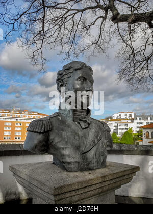 LA CORUNA, ESPAGNE - 27 mars 2017 : La statue du Lieutenant-général Sir John Moore - Le Général britannique (1761-1809) au jardin de San Carlos. Banque D'Images