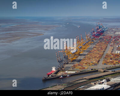 Le conteneur du port de Bremerhaven, qui est situé à la mer des Wadden Banque D'Images