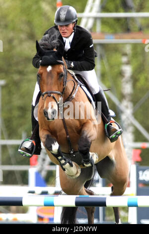 Lummen, Belgique. 28 avr, 2017. fei nations cup, printemps 2017 longines classique lummen csio5, Michael Duffy de l'irlande : leo crédit cavallo/Alamy live news Banque D'Images