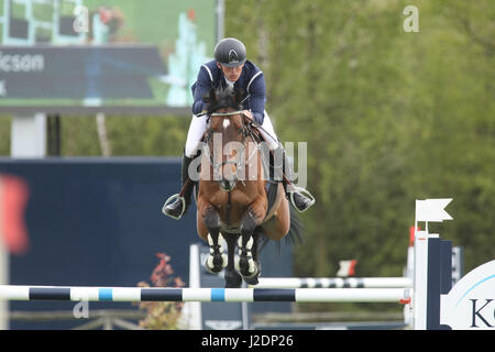 Lummen, Belgique. 28 avr, 2017. fei nations cup, printemps 2017 longines classique lummen csio5, peder fredricson de suède crédit : leo cavallo/Alamy live news Banque D'Images