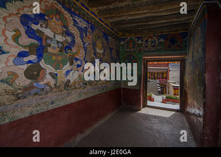 À l'intérieur peintures Gompa Banque D'Images