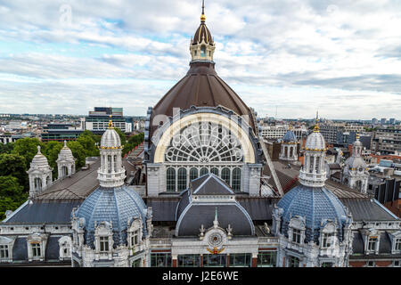 Anvers, Belgique - le 5 juillet 2016 : vue extérieure de la gare centrale d'Anvers. La gare centrale d'Anvers est la plus célèbre et de la gare principale dans Ant Banque D'Images