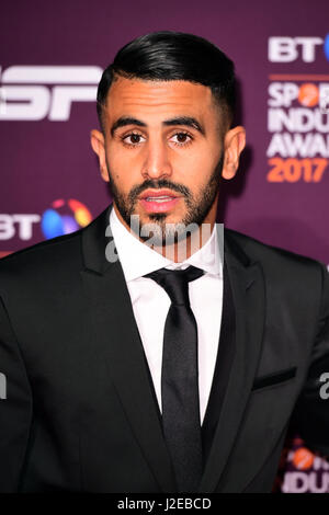 Riyad Mahrez participant à la BT Sport Industry Awards 2017 tenue à Battersea Evolution dans Battersea Park, Londres. ASSOCIATION DE PRESSE Photo. Photo date : Jeudi 27 Avril, 2017. Crédit photo doit se lire : Ian West/PA Wire Banque D'Images