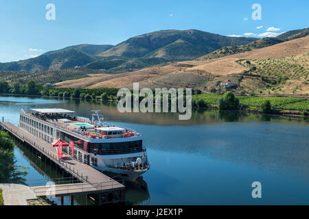 Le Portugal, Douro Spirit amarrée à Barca d'Alva, Douro River Banque D'Images